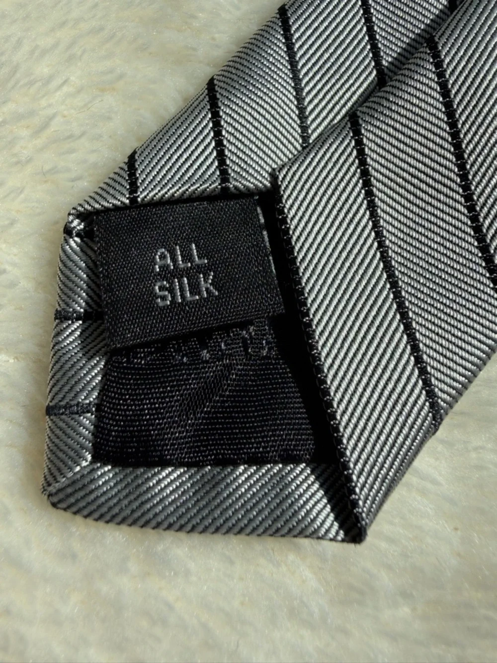 Innocenti Oro by Tom James‎ Men's Striped Silk Tie Gray Black Woven Classic Size